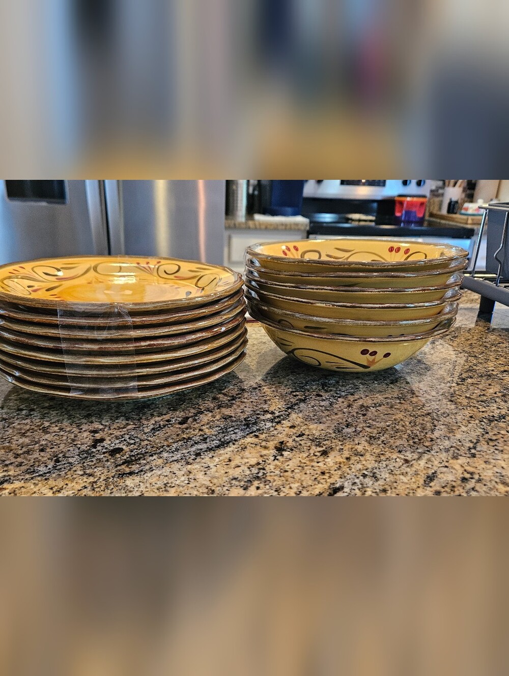 Bowl And Plate Set - Picture 2 of 4